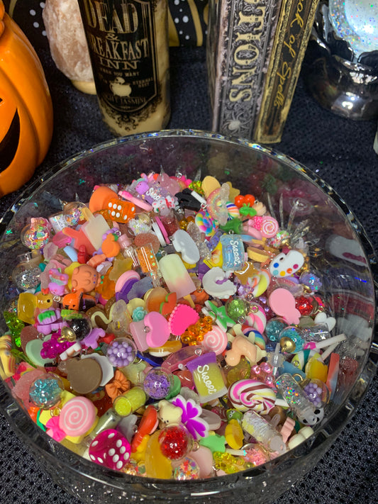 Candy land charm confetti scoop