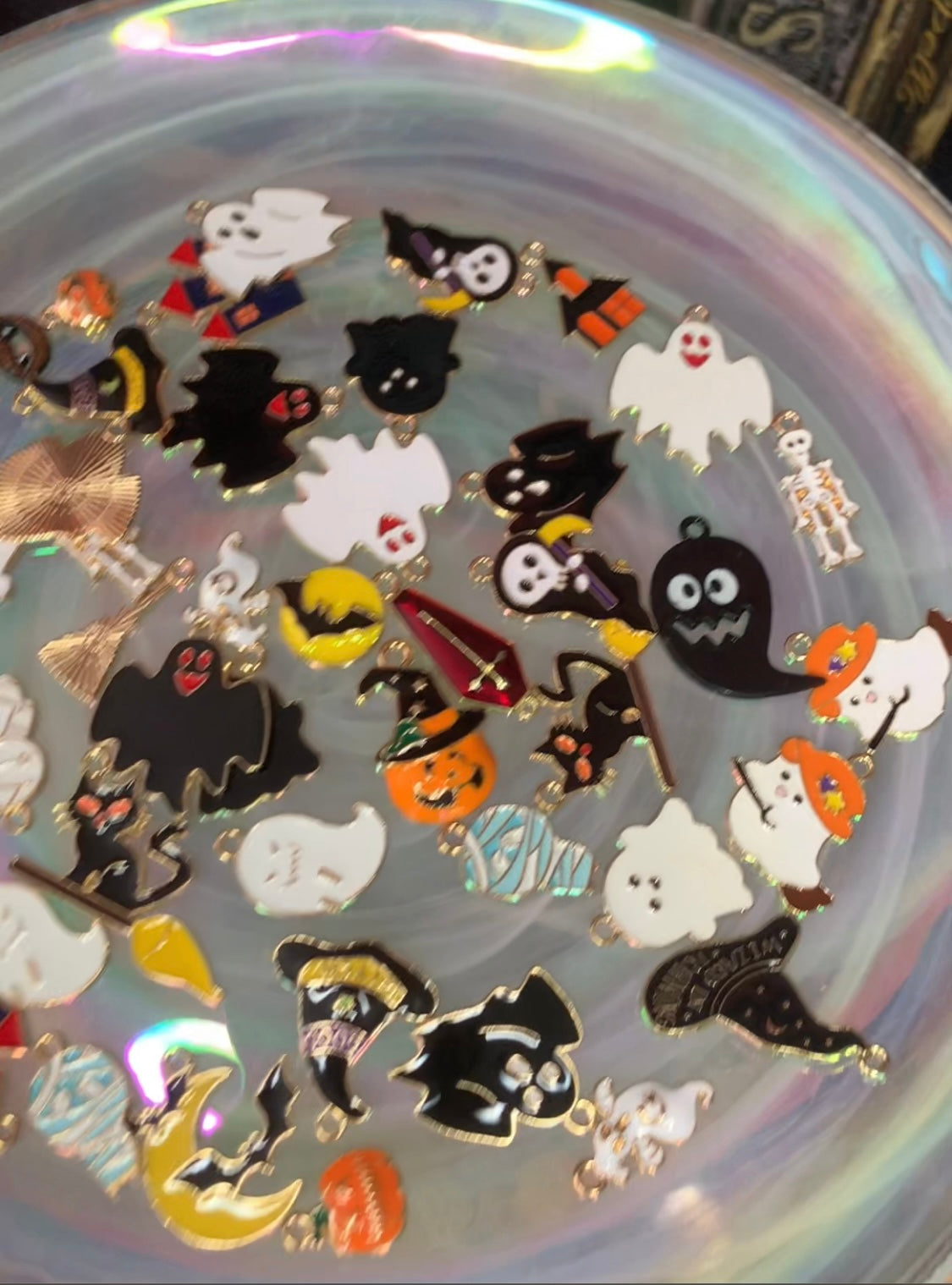 Spooky charm confetti scoop